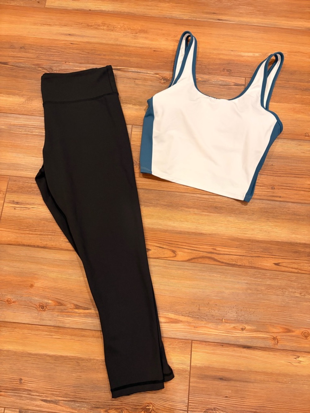 Zyia Active Padded Sports Top Size XL and Black Active Leggings Size 12